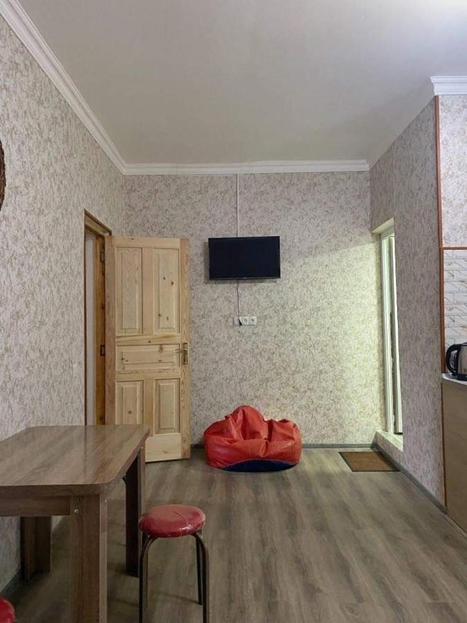 Achela'S Guesthouse ボルジョミ エクステリア 写真